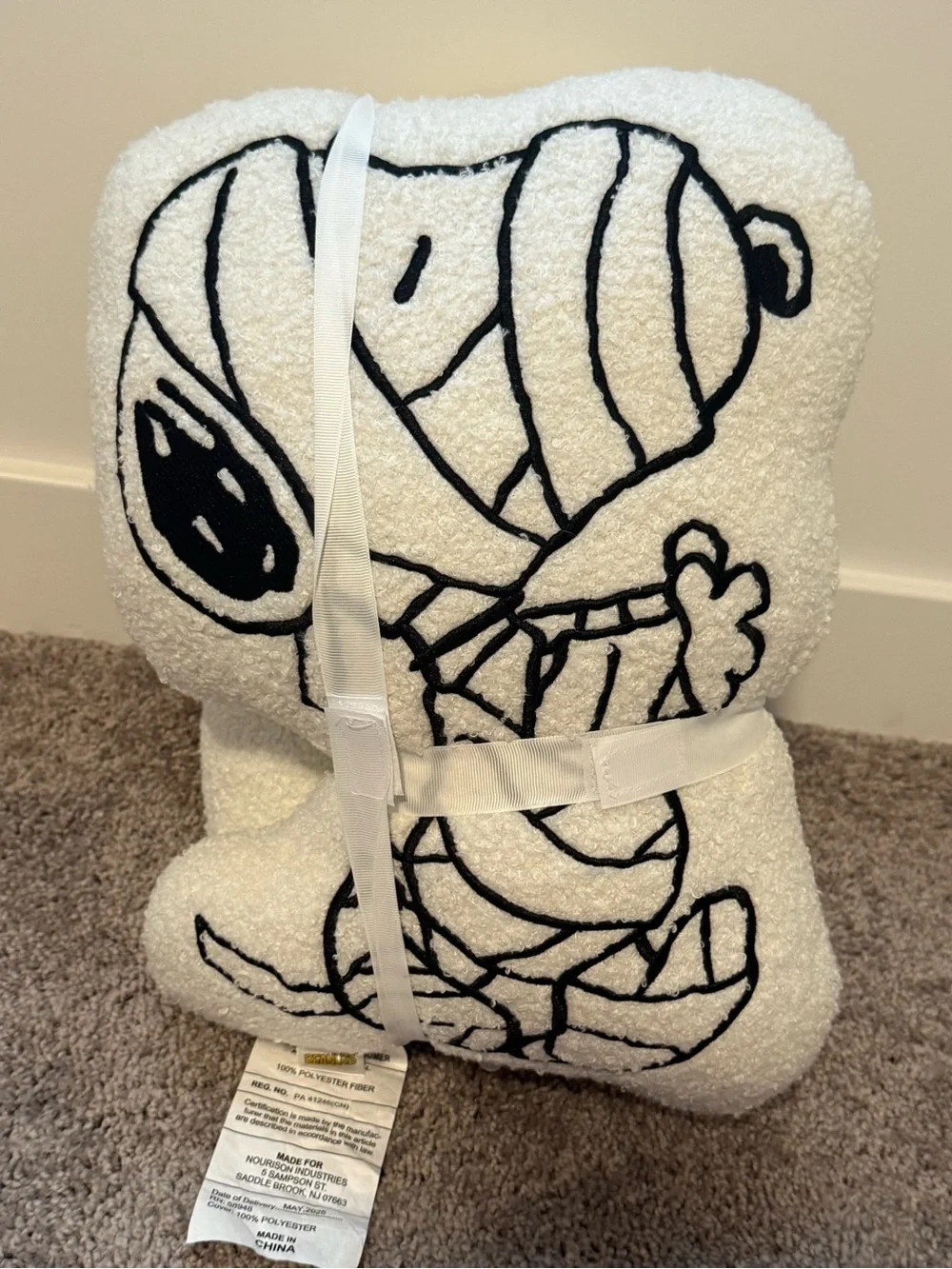 Peanuts White, Yellow & Black Woodstock & Snoopy Accent Pillow Duo